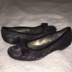 SmartFit Girls Lace Pumps